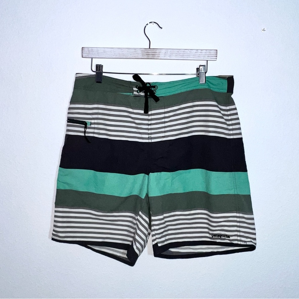Patagonia‎ Scallop Hem Board Shorts Mens 34 Teal Grey Striped Surf Swim Trunks